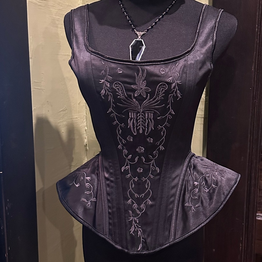 Shades of Silence gothic embroidered peplum corset